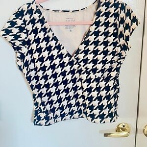 DownEast Black and White Fitted Wrap Blouse